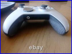Microsoft Xbox One Elite Wireless Controller Series 1 1698 Very Good- WithCase