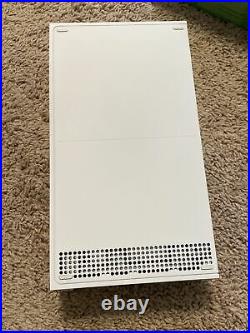 Microsoft Xbox One Series S 512GB White Console Xbox Elite Series 2 Controller