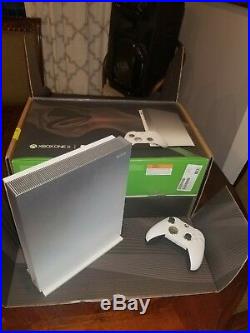 Taco Bell Platinum Xbox One X with elite controller