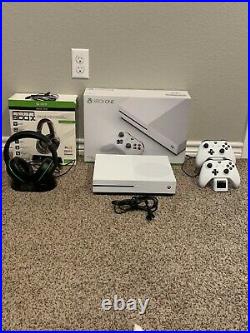 Xbox One 1Tb console + Turtle Beach Elite 800x + 2 controllers + charge station