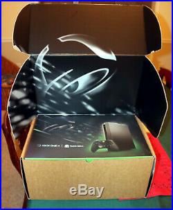 Xbox One X Taco Bell Eclipse Limited Edition witho Elite Controller